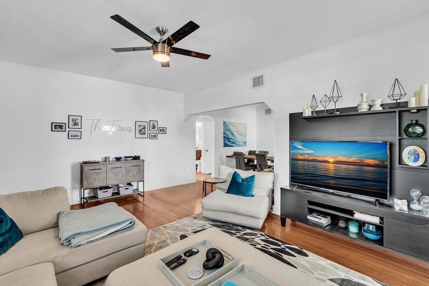 More Photos Of 836 W 40th St, Miami Beach Apartments For Sale