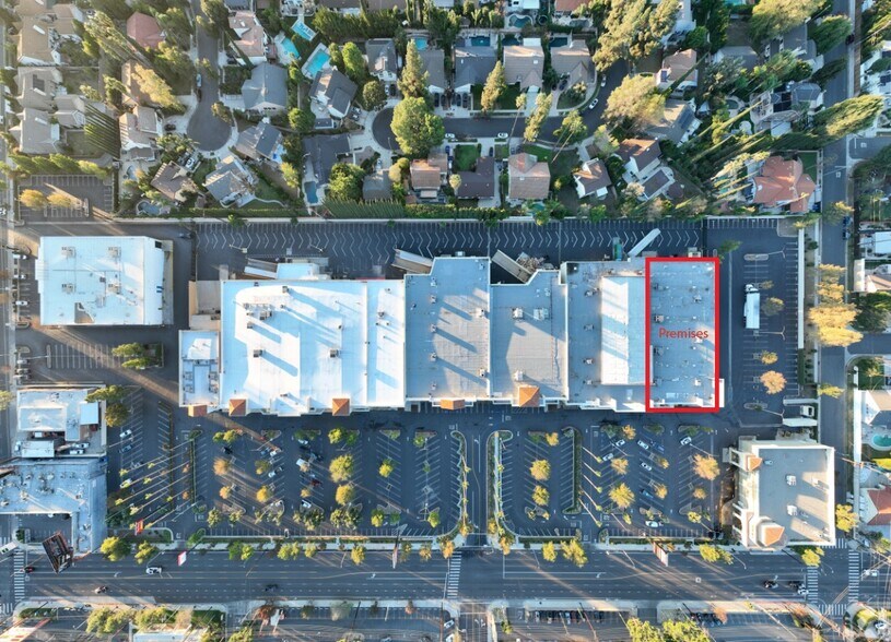 More Photos Of 22828-22968 Victory Blvd, Woodland Hills Unknown For Lease