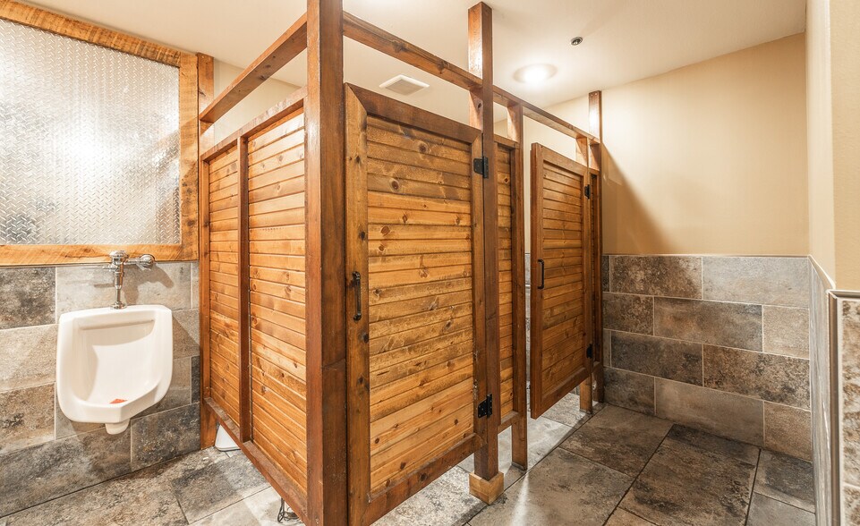 More Photos Of 717 N Pine St, Rolla Restaurant For Sale