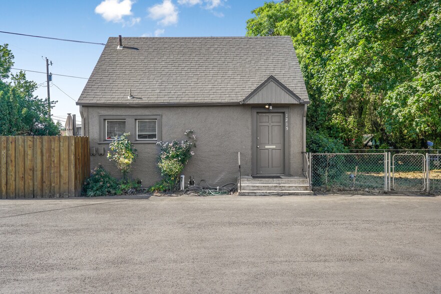 More Photos Of 1209-1215 Shortridge St SE, Albany Office Residential For Sale