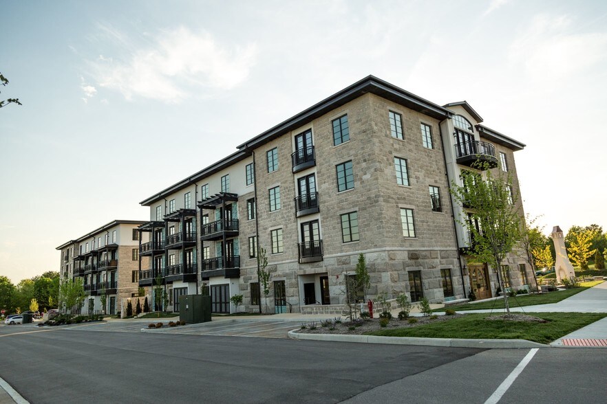 More Photos Of 3105 S Sare Rd, Bloomington Apartments For Lease