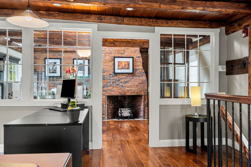 More Photos Of 8 Essex St, Salem Office For Sale