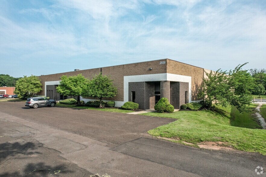 Primary Photo Of 2930 Turnpike Dr, Hatboro Warehouse For Lease