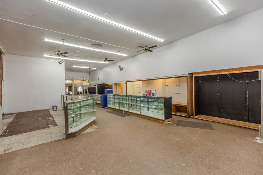 More Photos Of 1243 Main St, West Warwick General Retail For Sale