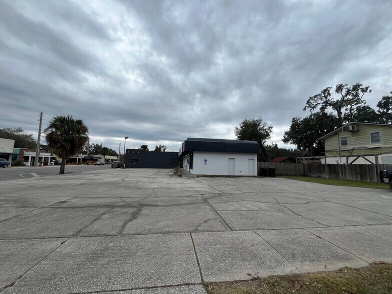 More Photos Of 1828 Edgewater Dr, Orlando Freestanding For Sale