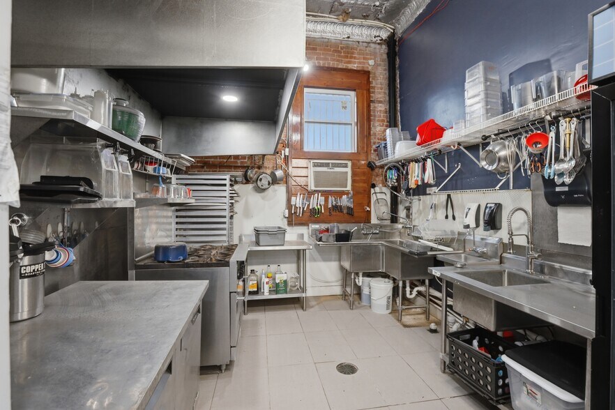 More Photos Of 122 E Randolph Ave, Enid Storefront Retail Residential For Sale