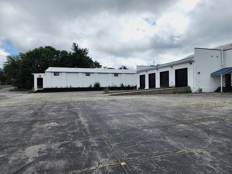 More Photos Of 225-227 East Ave, Albion Town Orleans Self Storage For Lease
