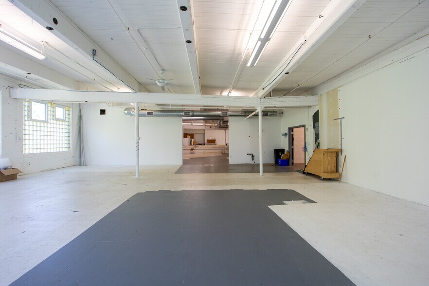 More Photos Of 125 Pecks Rd, Pittsfield Warehouse For Sale