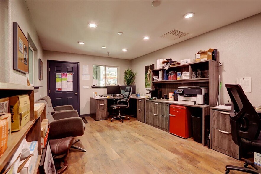 More Photos Of 110 Spring Hill Dr, Grass Valley Manufacturing For Lease