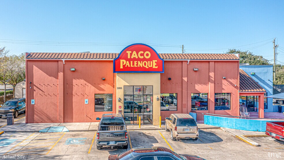 More Photos Of 3000 Woodridge Dr, Houston General Retail For Sale