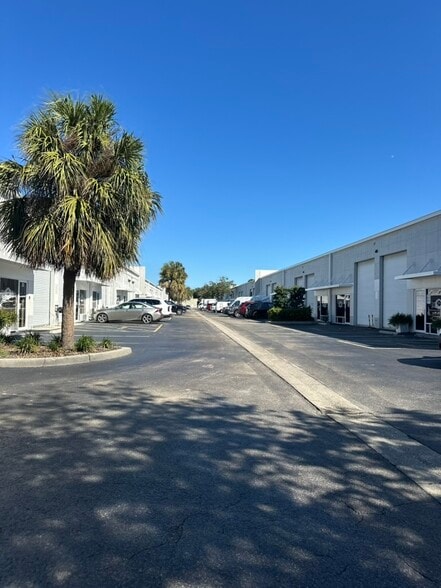 More Photos Of 4110 Enterprise Ave, Naples Unknown For Lease