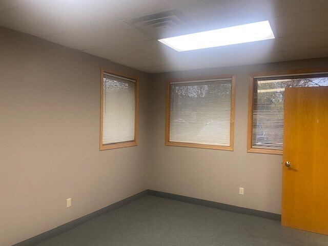 More Photos Of 3220 NE 6th Ave, Rochester Office For Lease