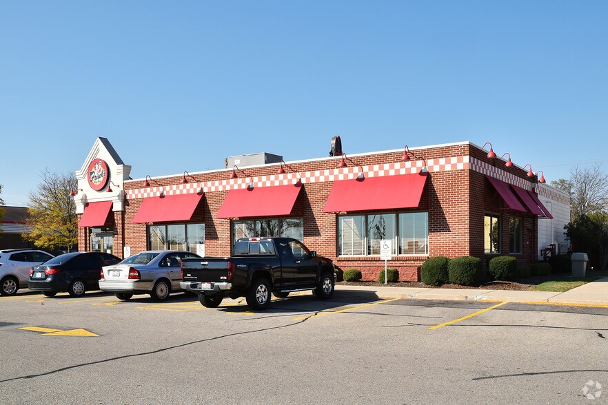 More Photos Of 16 Weller Dr, Tipp City Restaurant For Sale