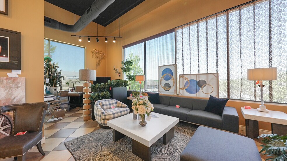 More Photos Of 2265 Bagnell Dam Blvd, Lake Ozark Office For Sale