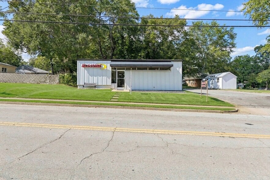 More Photos Of 224 E Broad St, Winder Medical For Sale