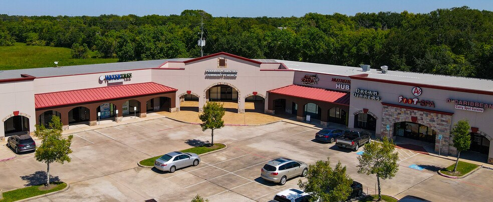 More Photos Of 8201-8209 Broadway St, Pearland Unknown For Lease