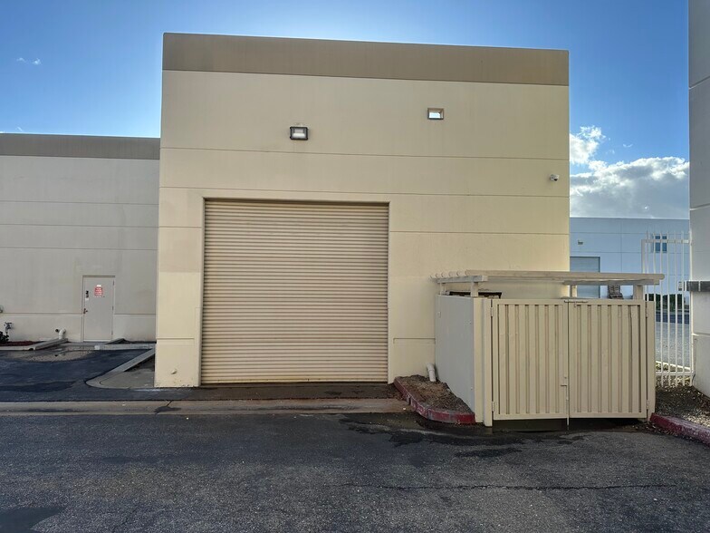 More Photos Of 41519 Cherry St, Murrieta Warehouse For Lease