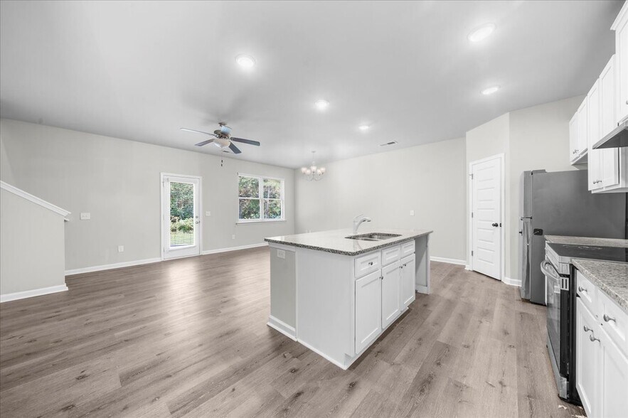 More Photos Of 300 Harrison Dr, Calhoun Apartments For Sale