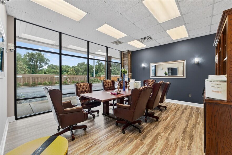 More Photos Of 2055 Blue Spring Rd, Huntsville Storefront Retail Office For Sale