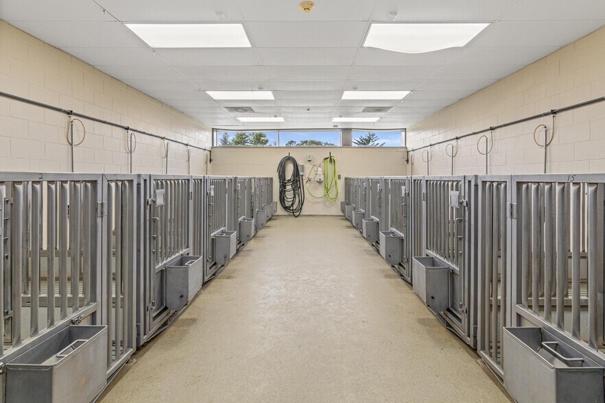 More Photos Of 803 Prospect Ave, Osceola Manufacturing For Sale