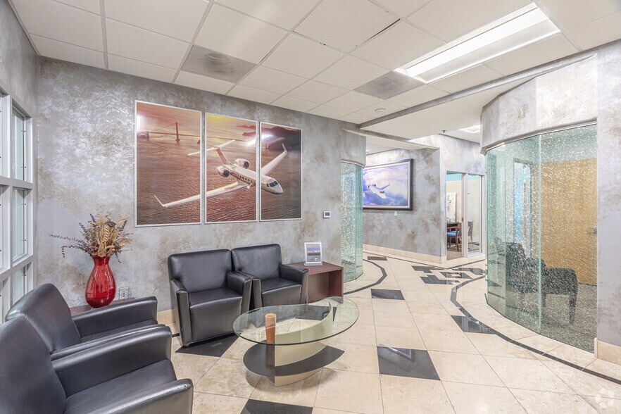 More Photos Of 2100 Palomar Airport Rd, Carlsbad Unknown For Lease