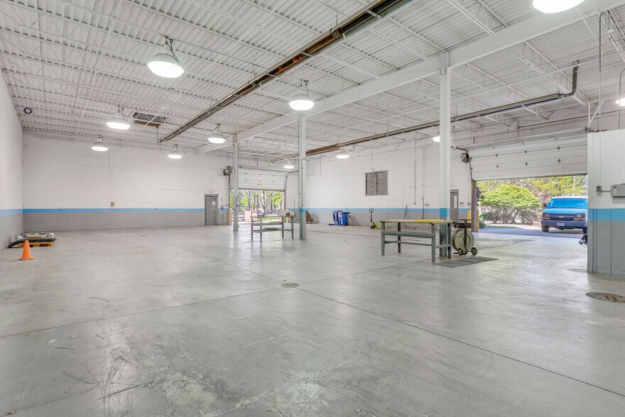 More Photos Of 38227 Western Pky, Willoughby Light Distribution For Sale
