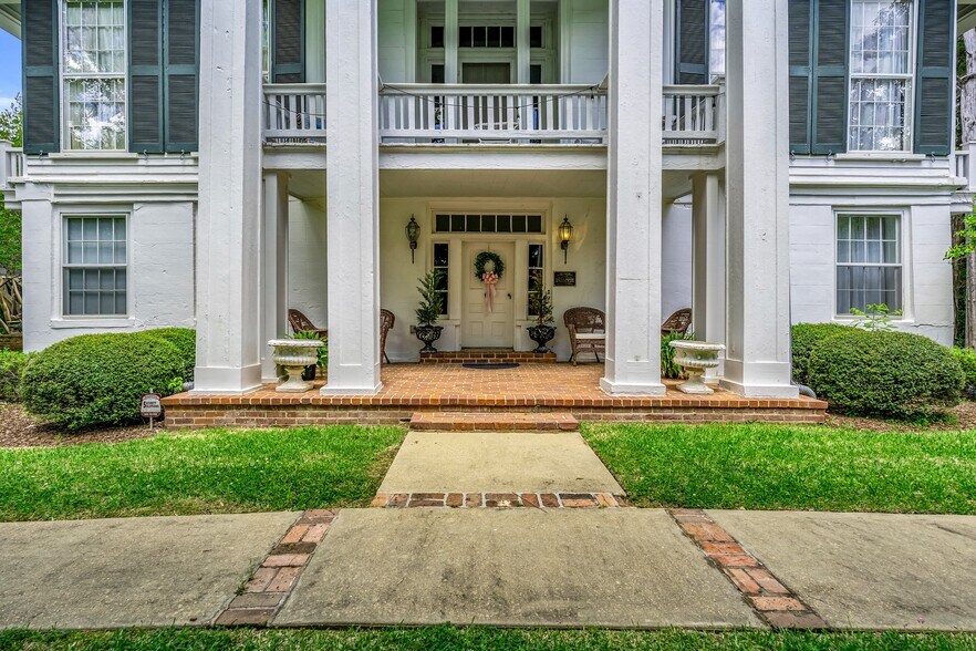 More Photos Of 607 Old West Point Rd, Starkville Hospitality For Sale