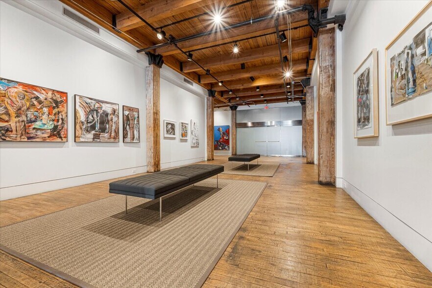 More Photos Of 2020 Baltimore Ave, Kansas City Office For Lease