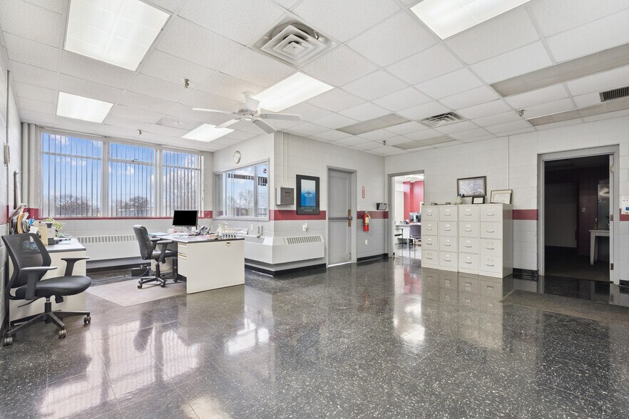 More Photos Of 3355 Agency St, Burlington Industrial For Lease