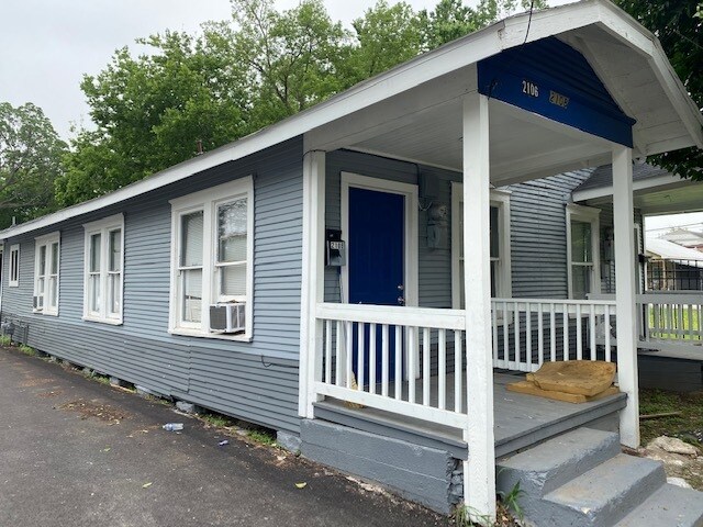 More Photos Of 2106 West St, Houston Apartments For Sale