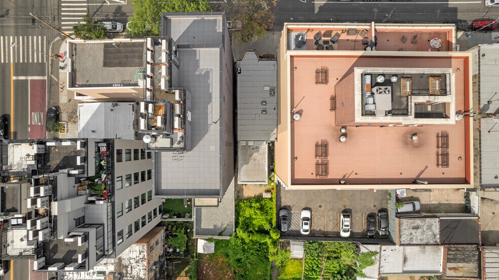 More Photos Of 21-12 31st ave, Astoria Apartments For Sale