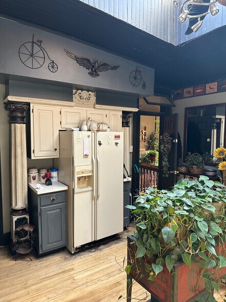 More Photos Of 162-164 Glen St, Glens Falls Storefront Retail Residential For Lease