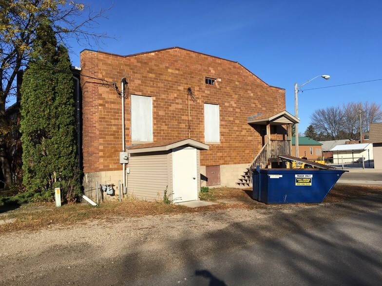 More Photos Of 390 State St N, Eden Valley Freestanding For Sale