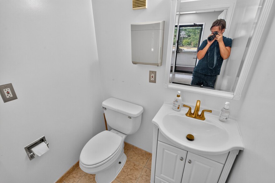 More Photos Of 3713 S George Mason Dr, Falls Church Apartments For Sale