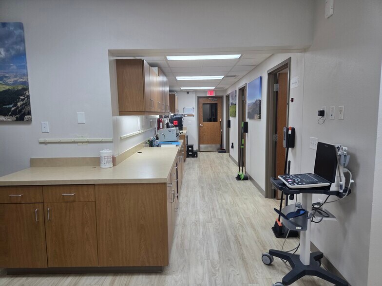 More Photos Of 1300 Wyoming Blvd NE, Albuquerque Office For Sale