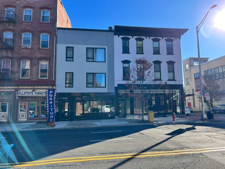 More Photos Of 378 Broad St, Newark Storefront Retail Office For Lease