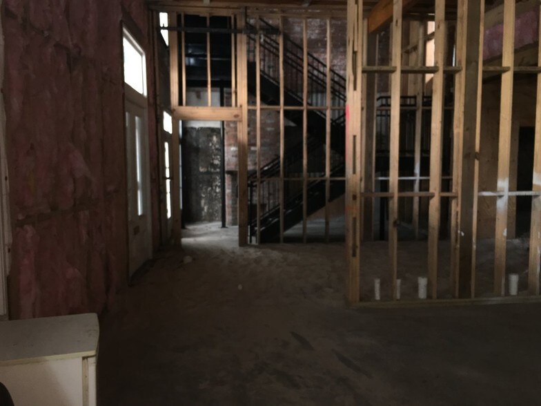 More Photos Of 801 Frenchmen St, New Orleans Restaurant For Lease