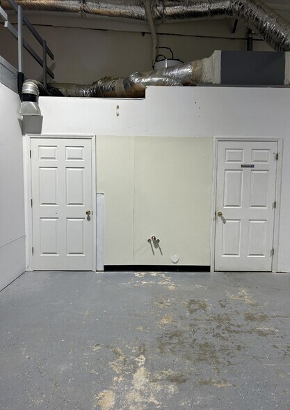 More Photos Of 7491 Hagers Hollow Dr, Denver Warehouse For Lease