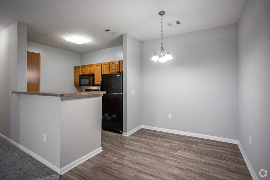 More Photos Of 501 Tiger Way, Knoxville Apartments For Sale