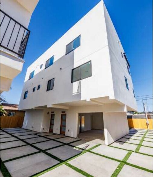 More Photos Of 2938 S Sycamore Ave, Los Angeles Apartments For Sale