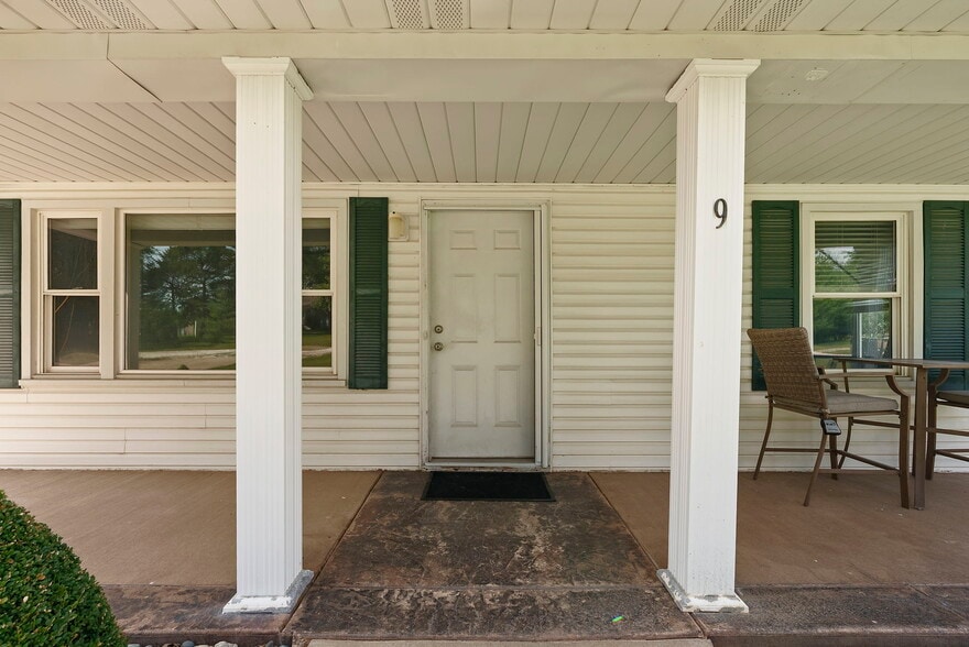 More Photos Of 9 Mingo Ln, Lake Saint Louis General Retail For Lease