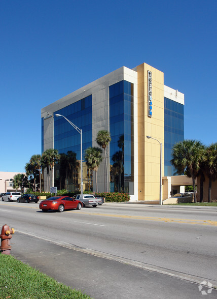 Primary Photo Of 4445 W 16th Ave, Hialeah Medical For Lease