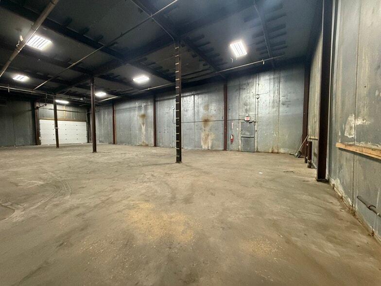More Photos Of 1395 Suckle Hwy, Pennsauken Manufacturing For Lease