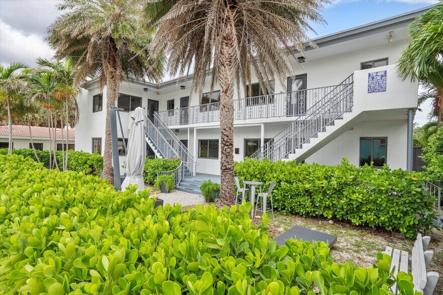 More Photos Of 333 Walnut St, Hollywood Hotel For Sale