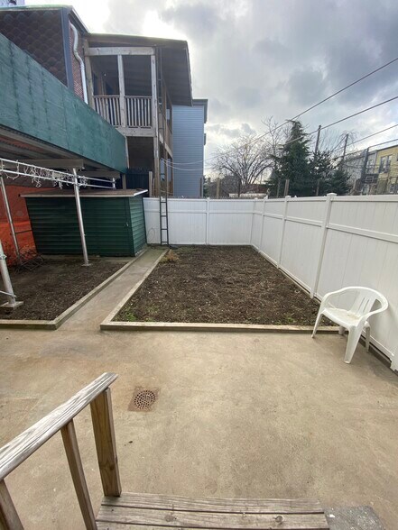 More Photos Of 612 Woodward Ave, Ridgewood Apartments For Lease