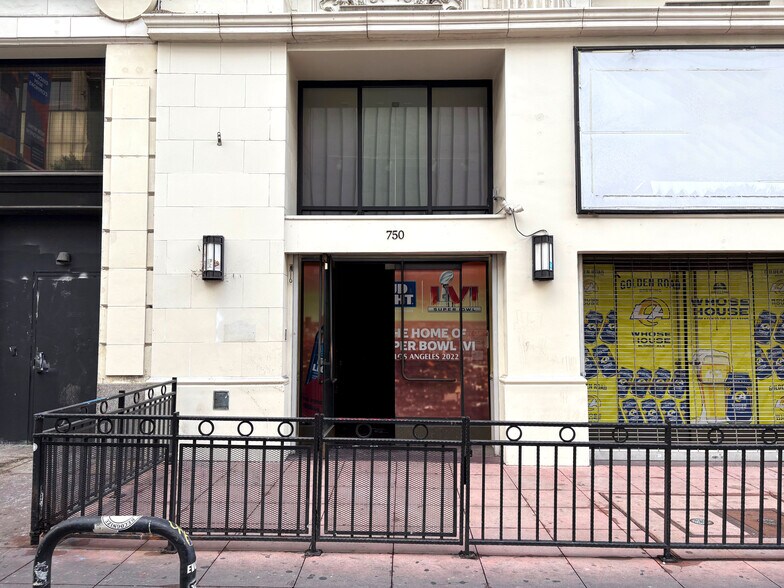 More Photos Of 750 S Broadway, Los Angeles Apartments For Lease