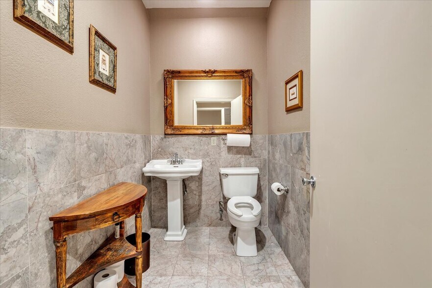 More Photos Of 1220 NW 50th St, Oklahoma City Medical For Sale