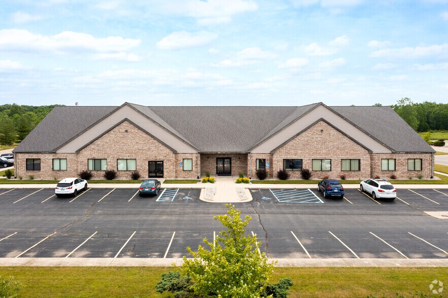 More Photos Of 8164 Executive Ct, Lansing Office For Lease