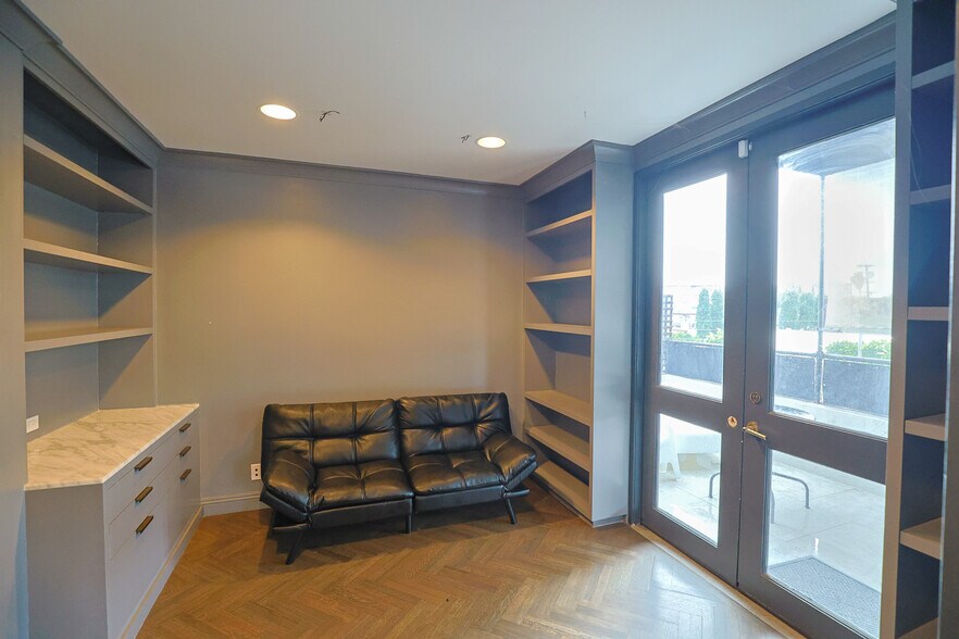 More Photos Of 908-910 N La Cienega Blvd, Los Angeles Storefront Retail Office For Sale