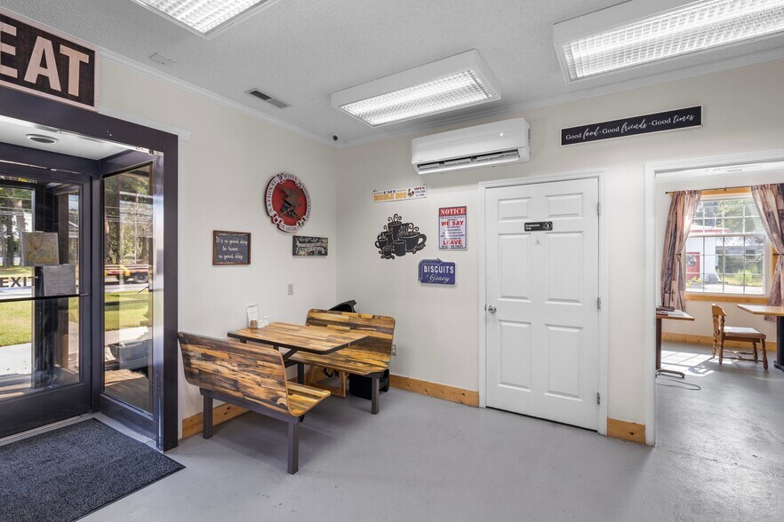 More Photos Of 214 Main St, Pollocksville Specialty For Sale